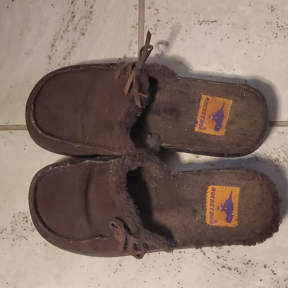 Brown sherpa lined clogs